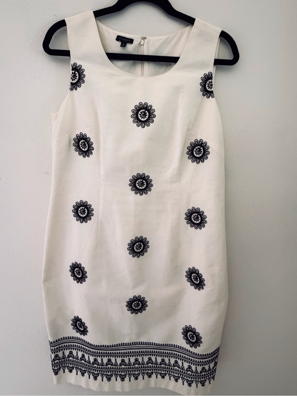 Talbots Women’s White and Black Embroidered Sleeveless Sheath Dress Size 10